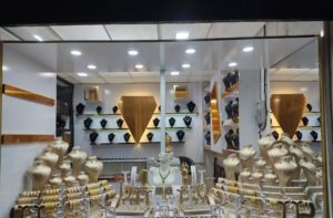 ضروریت دکور ویترین طلا فروشی