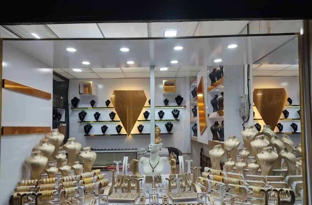 ضروریت دکور ویترین طلا فروشی