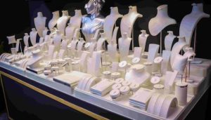 طراحی دکوراسیون طلافروشی مدرن