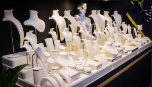 ویترین طلا فروشی لوکس