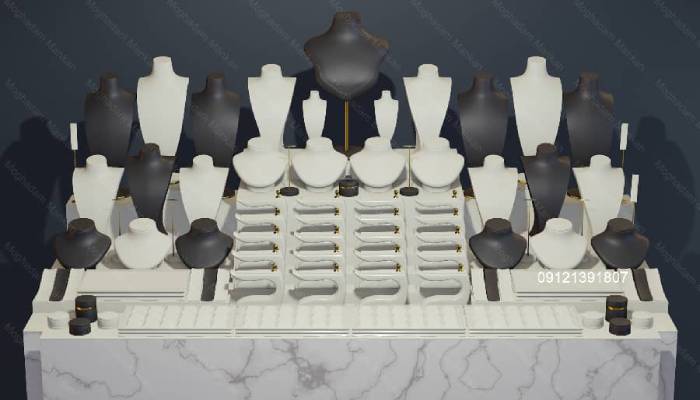 سفارش مانکن طلا ست مشکی