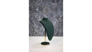 طراحی و ساخت استند گردنبند