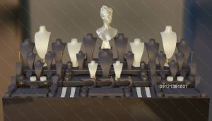 مانکن طلا و جواهر