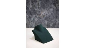 مانکن گردنبند طلا