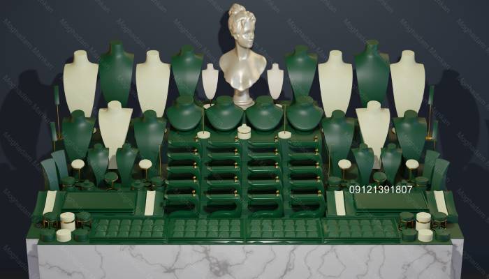 هنر چیدمان طلا با مانکن شیک