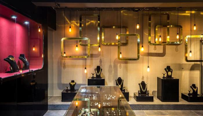 نورپردازی دکور مغازه طلا در شب