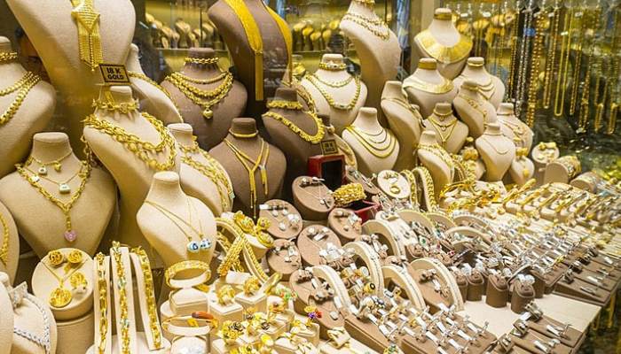 ویترین طلافروشی بازاری