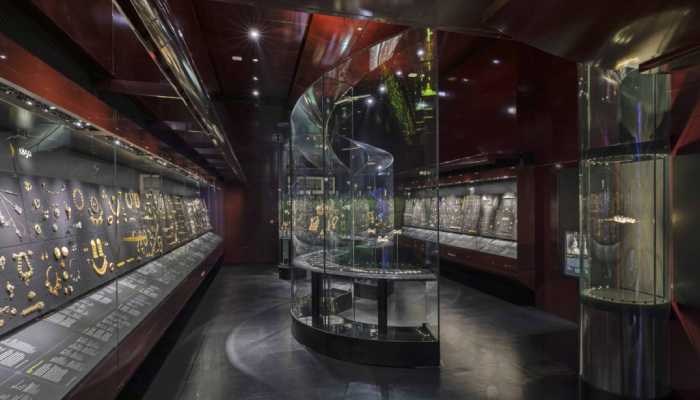 10 مدل مانکن طلافروشی موزه جواهرات