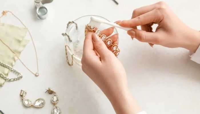 چند روش ساده جهت تمیز کردن طلا در خانه