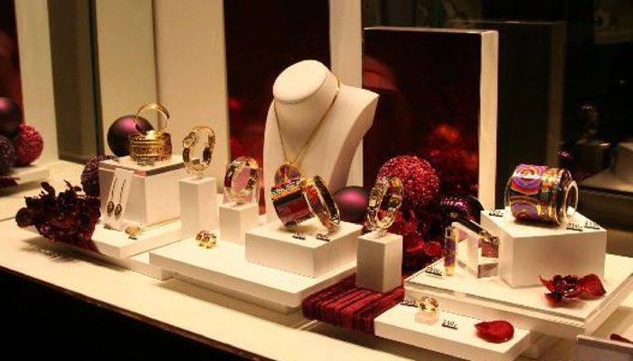 جذاب ترین ایده ها برای ویترین طلافروشی
