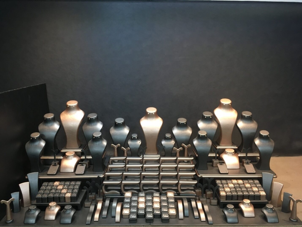 مانکن طلا فایبرگلاس با مانکن پلاستیکی چه تفاوتی دارد ؟ مانکن طلا فایبرگلاس با مانکن پلاستیکی چه تفاوتی دارد ؟-وب سایت مقدم مانکن