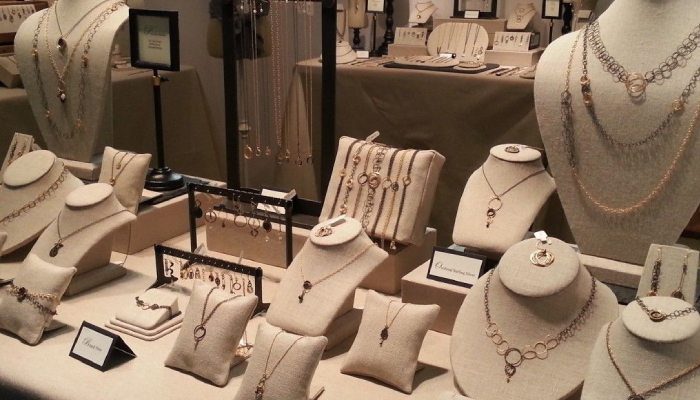 اهمیت طراحی ویترین جواهر فروشی