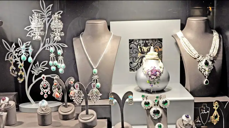 نکات مهم در انتخاب بهترین رنگ برای ویترین طلا فروشی