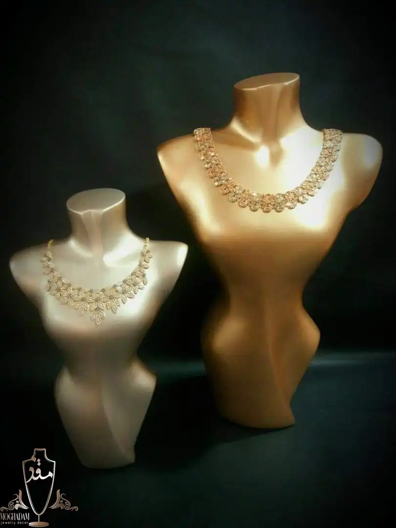 چه فاکتور هایی بر قیمت مانکن طلا و جواهر تاثیر دارد ؟