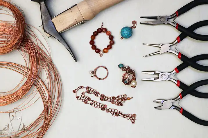 بازار کار ساخت زیورآلات با مفتول و سنگ بازار کار ساخت زیورآلات با مفتول و سنگ