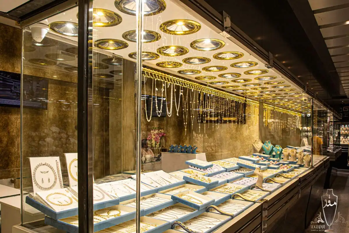 نقش دکوراسیون داخلی مغازه در ساخت ویترین طلا فروشی