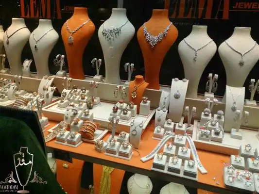 راهنمایی هایی برای طراحی داخلی ویترین طلا فروشی