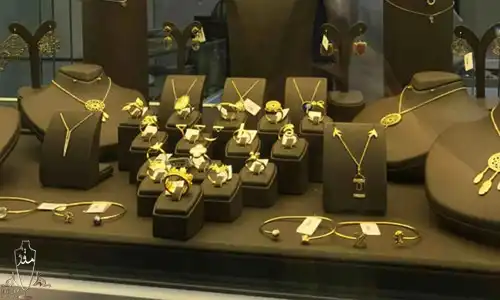 تفاوت چیدمان دستی و کامپیوتری طلا فروشی