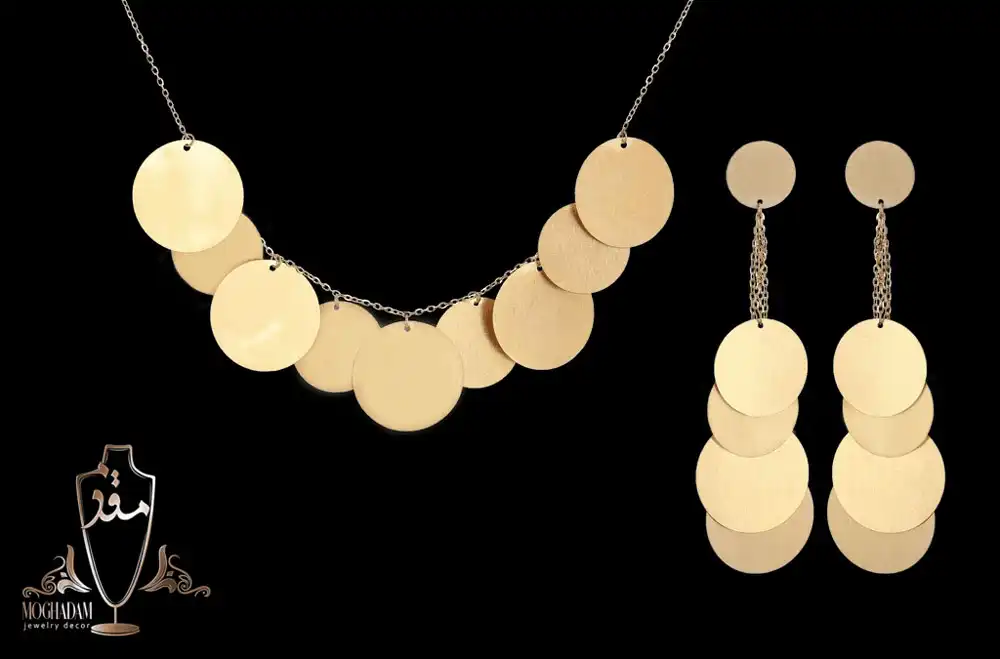 تفاوت از نظر نوعِ طلای به کار رفته در ساخت