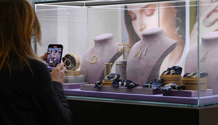 پارچه مناسب ویترین طلا