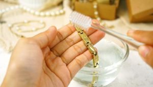 تمیز کردن طلا و جواهرات