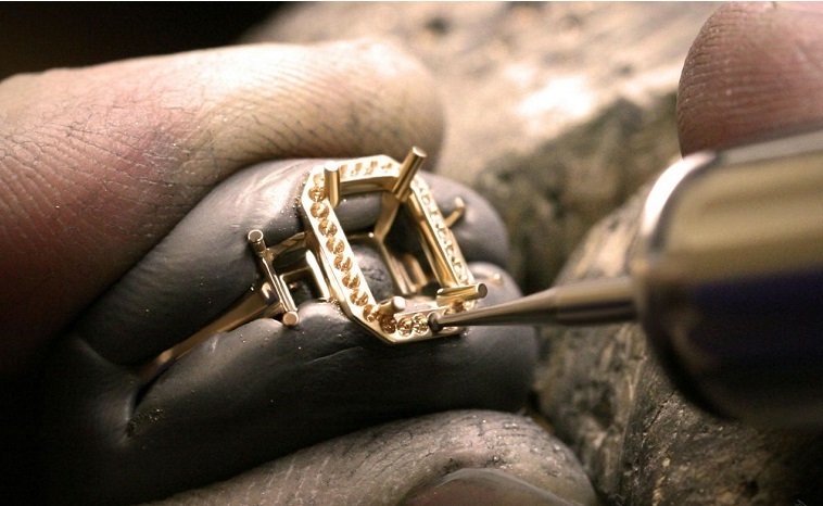 پایه جواهر چیست و چه کاربردی دارد؟