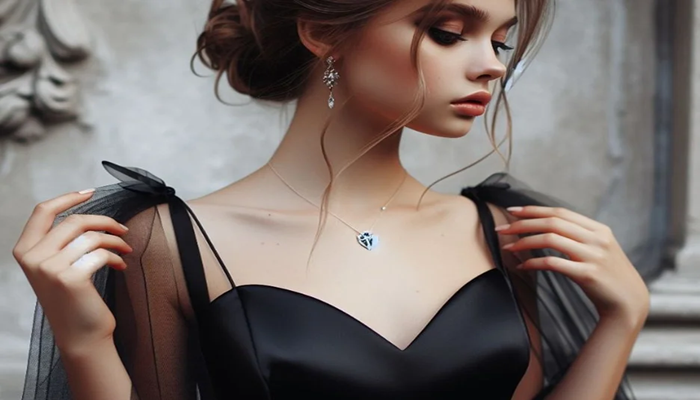 گردنبند مناسب برای انواع یقه لباس