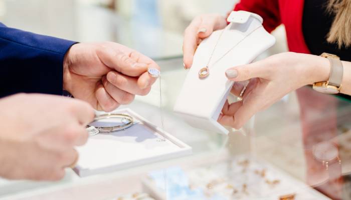 متقاعدسازی مشتری در طلافروشی