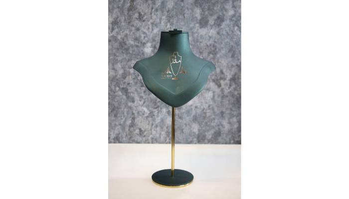 ویترین مینیاتوری قابل حمل طلا و جواهر