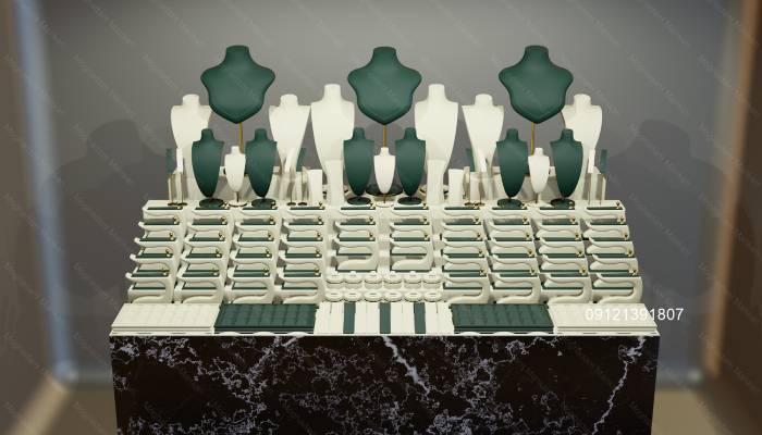 هنر چیدمان طلا با مانکن شیک