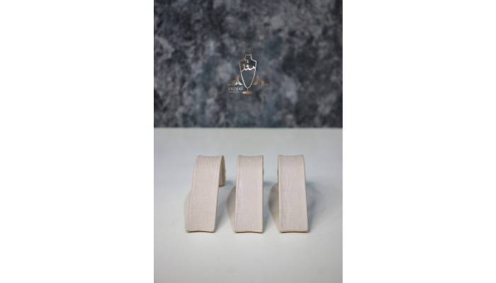 مانکن طلا، بدلیجات و نقره جنس چرم