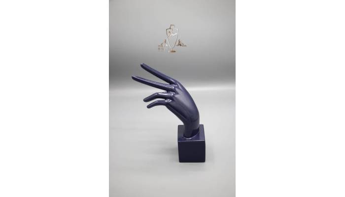 مانکن طلا، بدلیجات و نقره جنس چرم