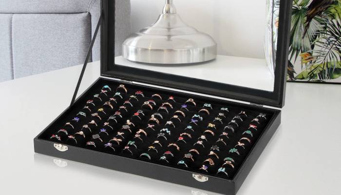 هزینه تولید و طراحی سینی انگشتری در ویترین