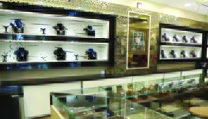 ویترین های زاویهدار برای فضاهای باریک و کشیده