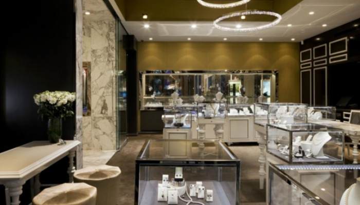 دکورهای خلاقانه طلافروشی در مراکز خرید لوکس تهران
