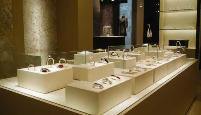 طراحی جدید ویترین طلافروشی