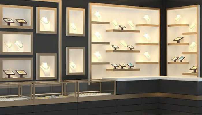 ویترین طلافروشی بزرگ