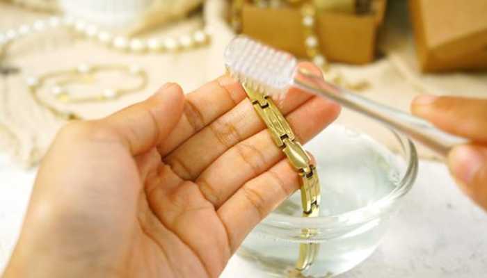 چند روش ساده جهت تمیز کردن طلا در خانه