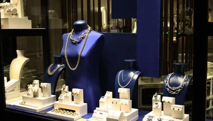 اهمیت مانکن در دکور طلافروشی