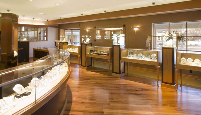 مقایسه ویترین طلافروشی از نظر ابعاد