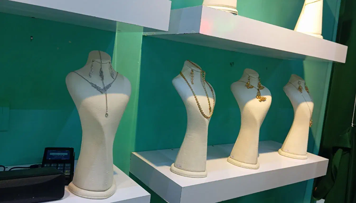 اجاره مانکن ویترین طلافروشی