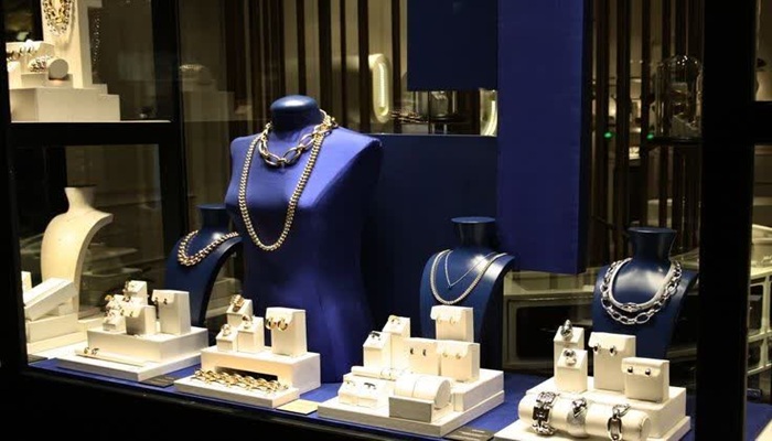 آبجکت مانکن ویترین طلافروشی