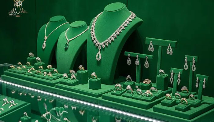 ترکیب رنگ برای ویترین طلافروشی