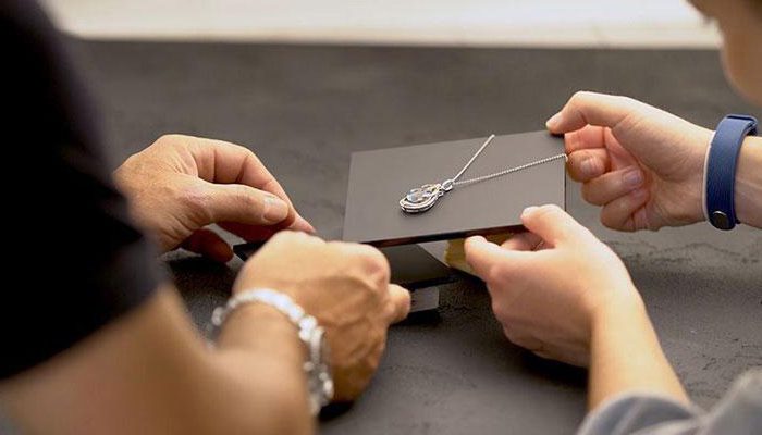 چگونه طلا و جواهر را حرفه ای عکاسی کنیم ؟